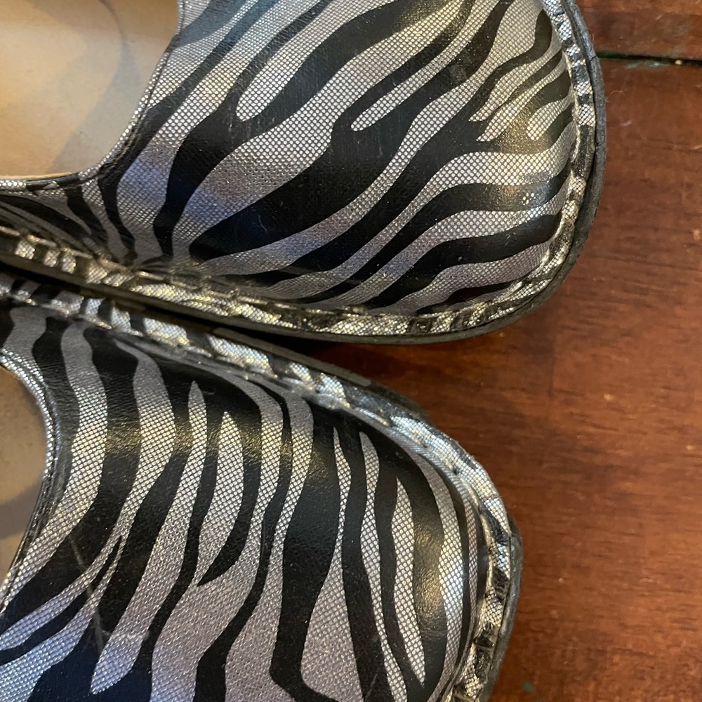 Alegria Black and Silver Patterned Mary Janes size 10 - Picture 7 of 8